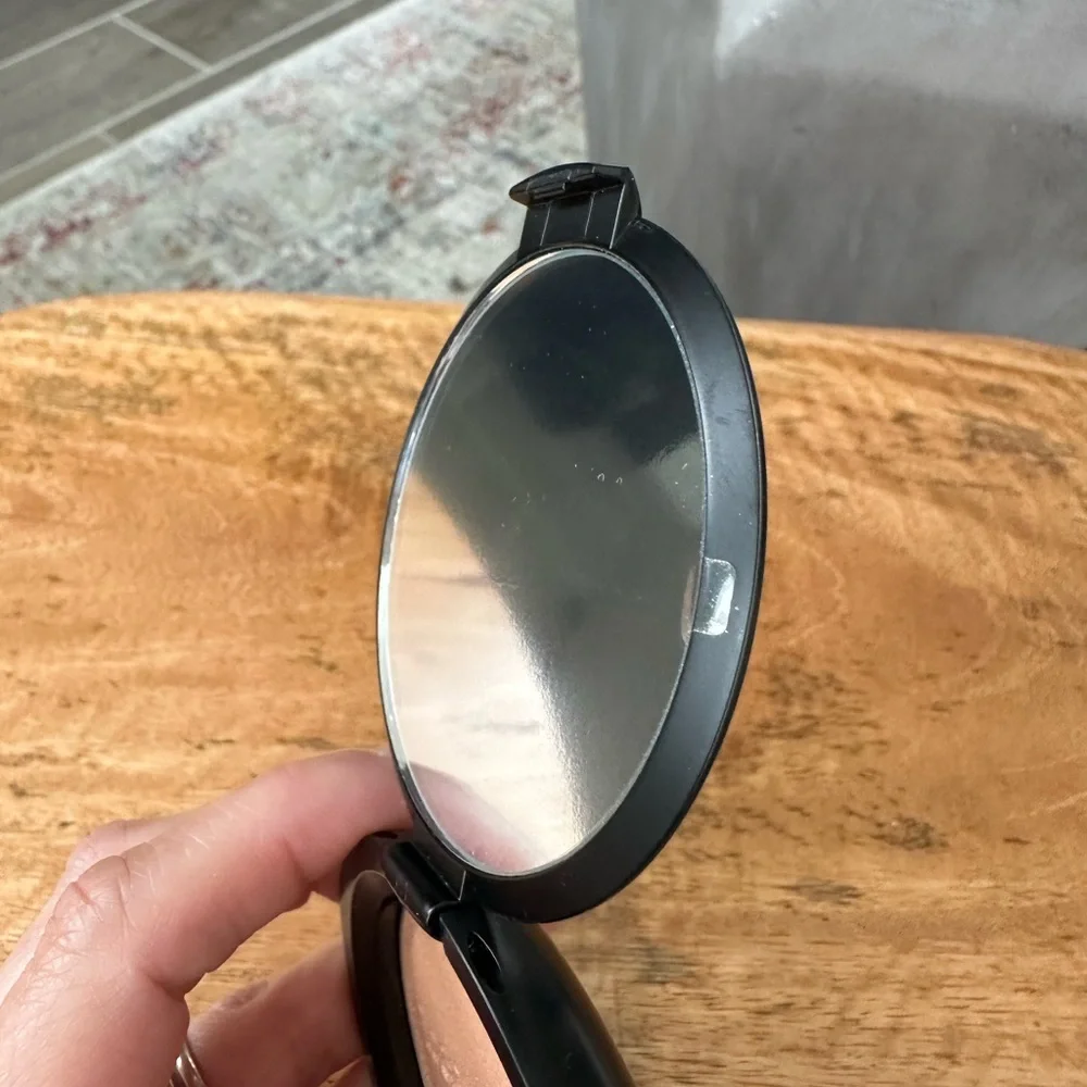Bare Minerals Endless Glow Highlighter - Picture 2 of 4
